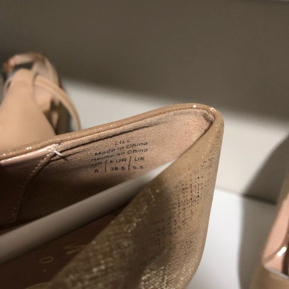 Gold metallic heels - Picture 4 of 5